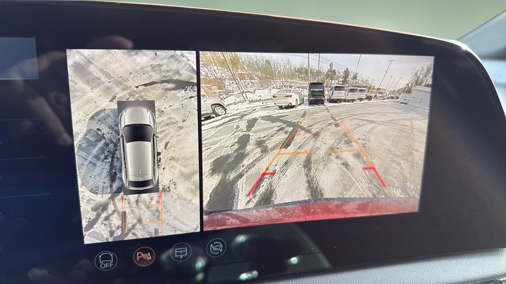 Certified 2025 Cadillac Optiq Sport 2 image 15