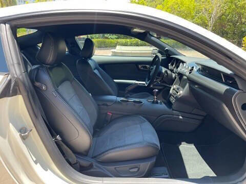 Used 2020 Ford Mustang Shelby GT350 w/ Technology Package image 11