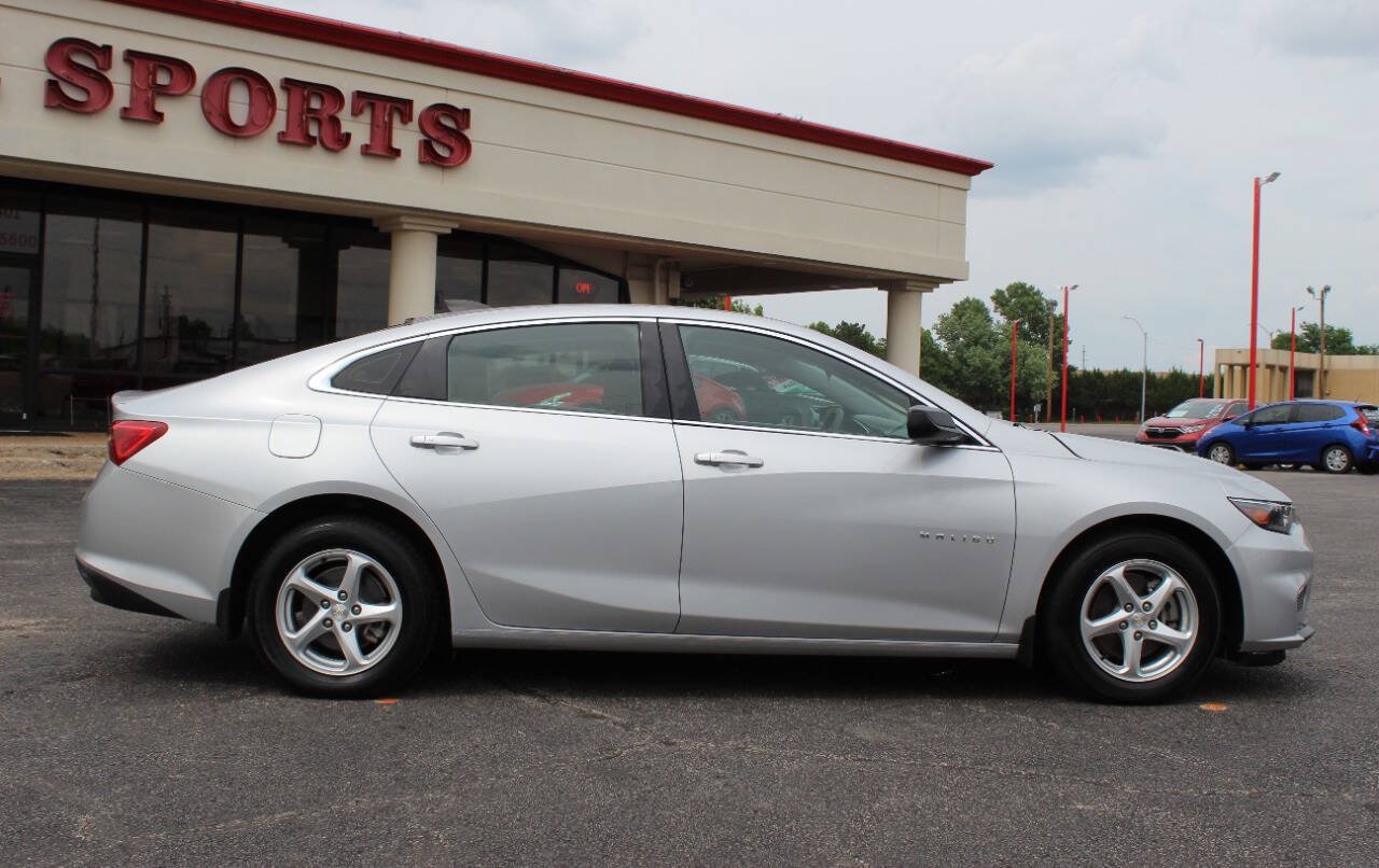 Used 2018 Chevrolet Malibu LS w/ LPO, Convenience Package 1 FWD image 3