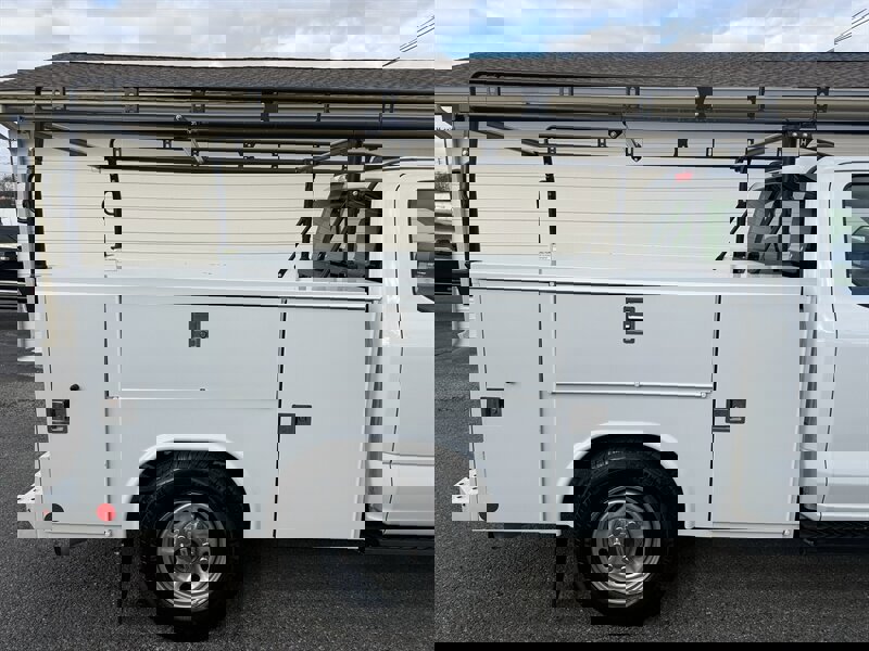 Used 2025 Ford F250 XL w/ XL Chrome Package image 13