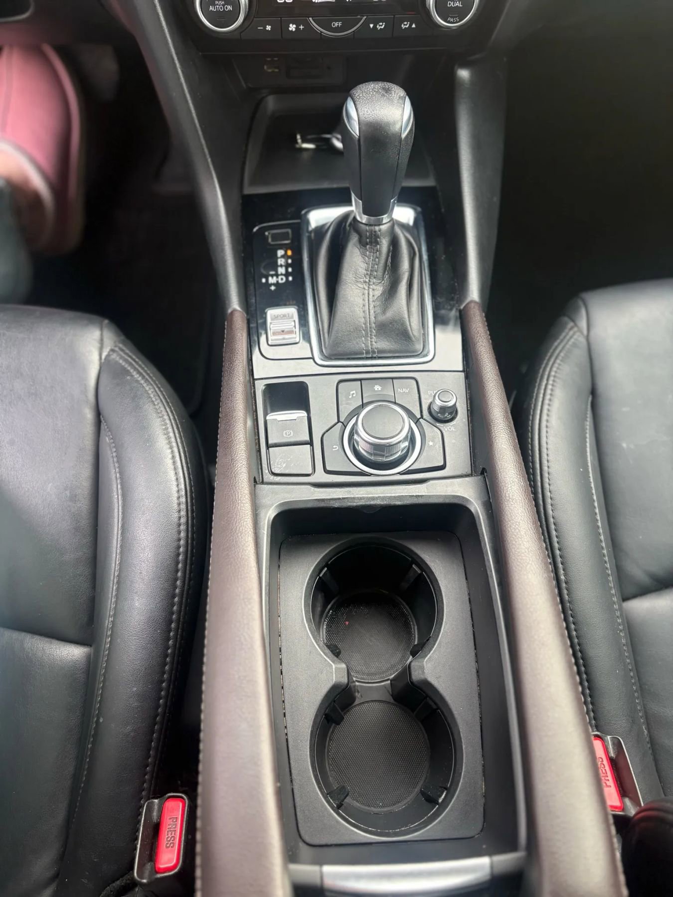 Used 2018 MAZDA MAZDA3 Touring image 30