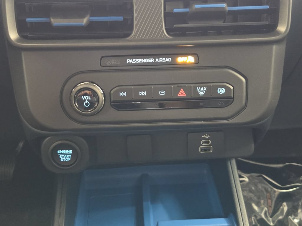New 2026 Ford Maverick XLT w/ XLT Luxury Package FWD image 18