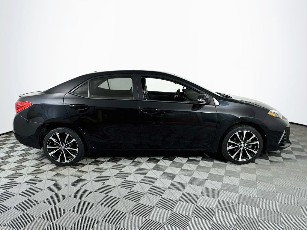 Used 2017 Toyota Corolla SE w/ Carpet Mat Package (TMS) FWD image 8