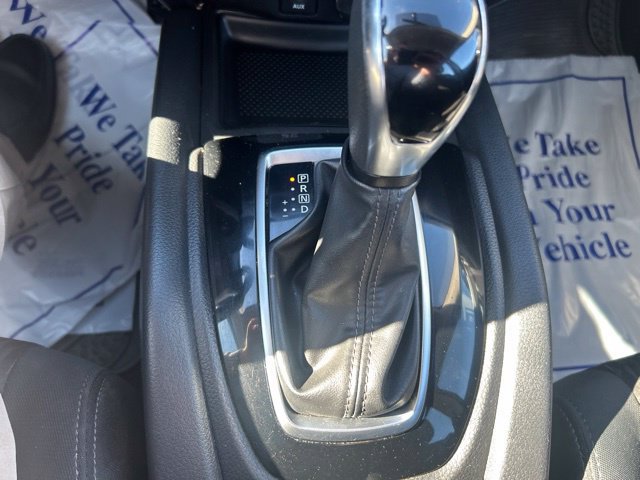 Used 2017 Nissan Rogue S AWD/4WD image 25
