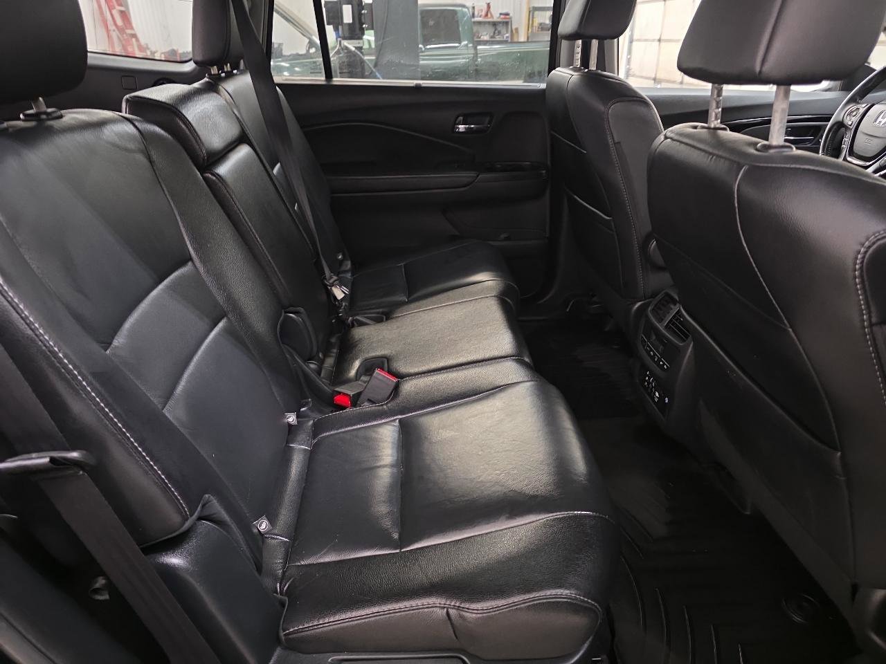 Used 2016 Honda Pilot Touring image 39