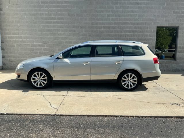 Used 2010 Volkswagen Passat Komfort FWD image 11