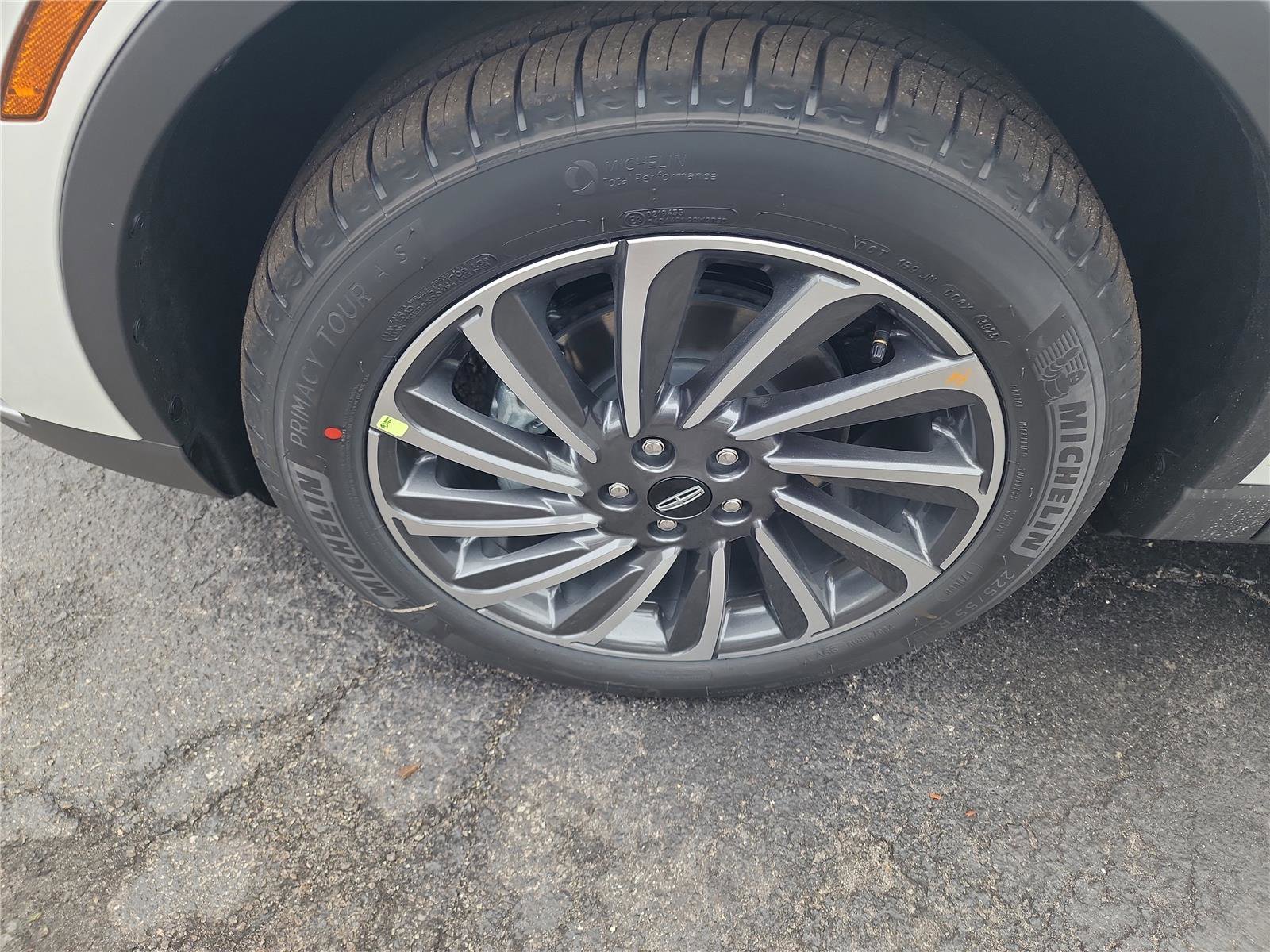 New 2026 Lincoln Corsair Reserve image 9