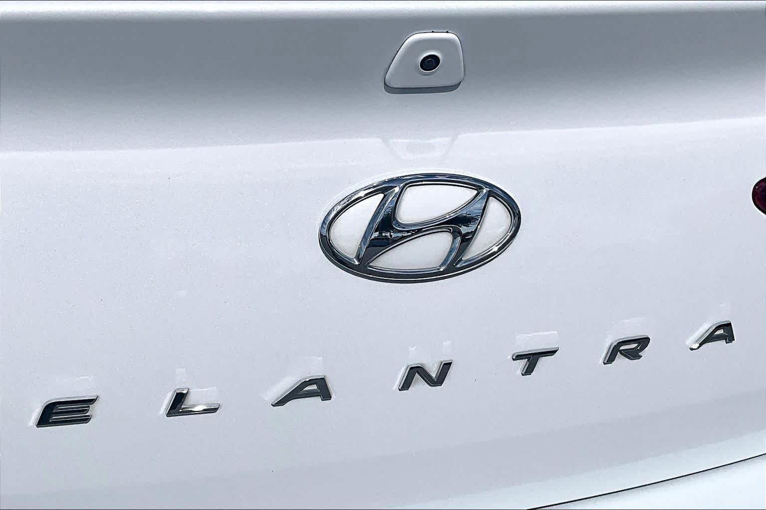 Used 2019 Hyundai Elantra SE w/ Cargo Package FWD image 30