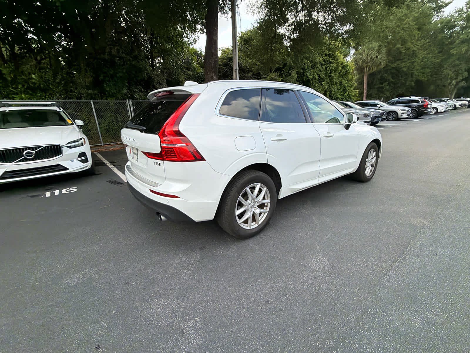 Used 2021 Volvo XC60 T5 Momentum AWD/4WD image 18