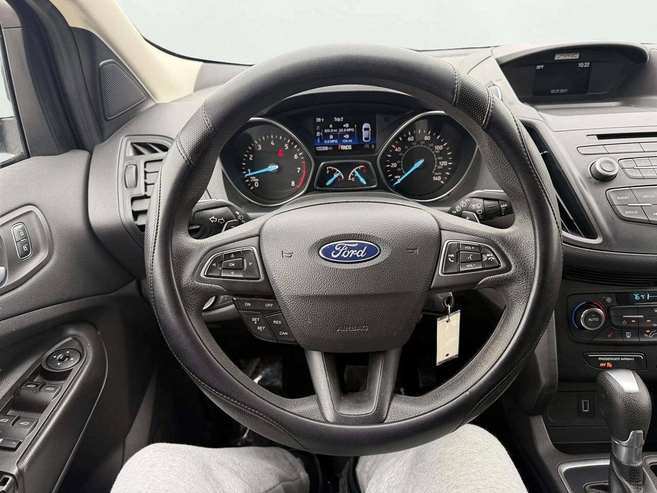 Used 2017 Ford Escape SE w/ SE Cold Weather Package AWD/4WD image 16