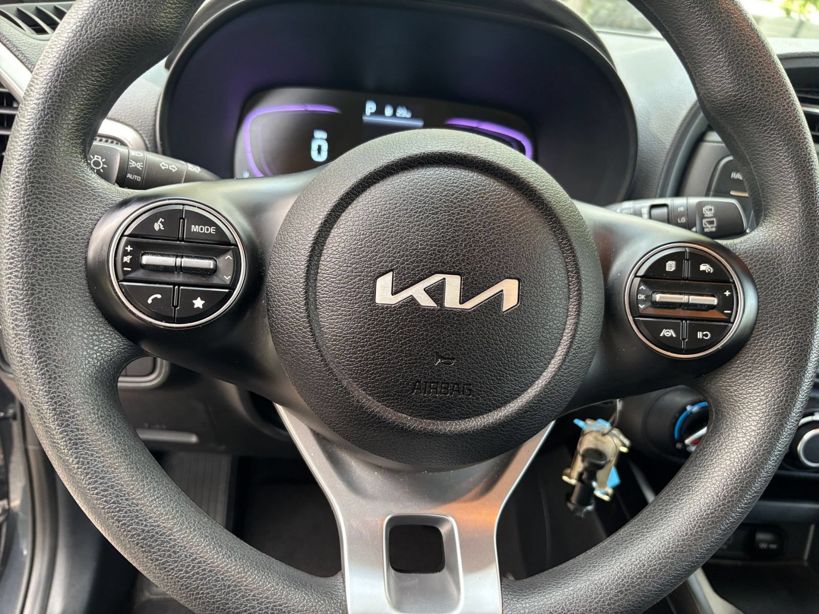 Used 2025 Kia Soul LX w/ LX Technology Package FWD image 25