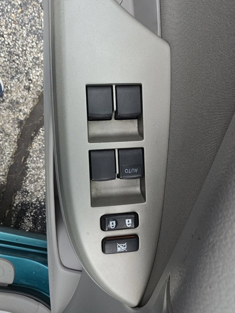 Used 2010 Toyota Corolla LE FWD image 17