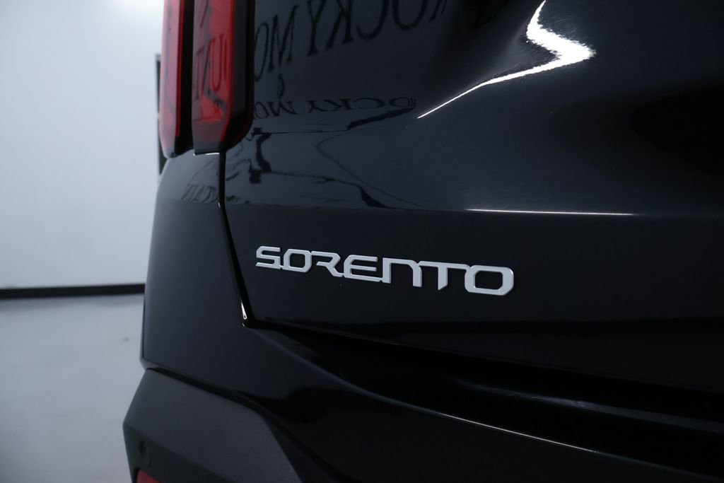 Used 2024 Kia Sorento S image 10