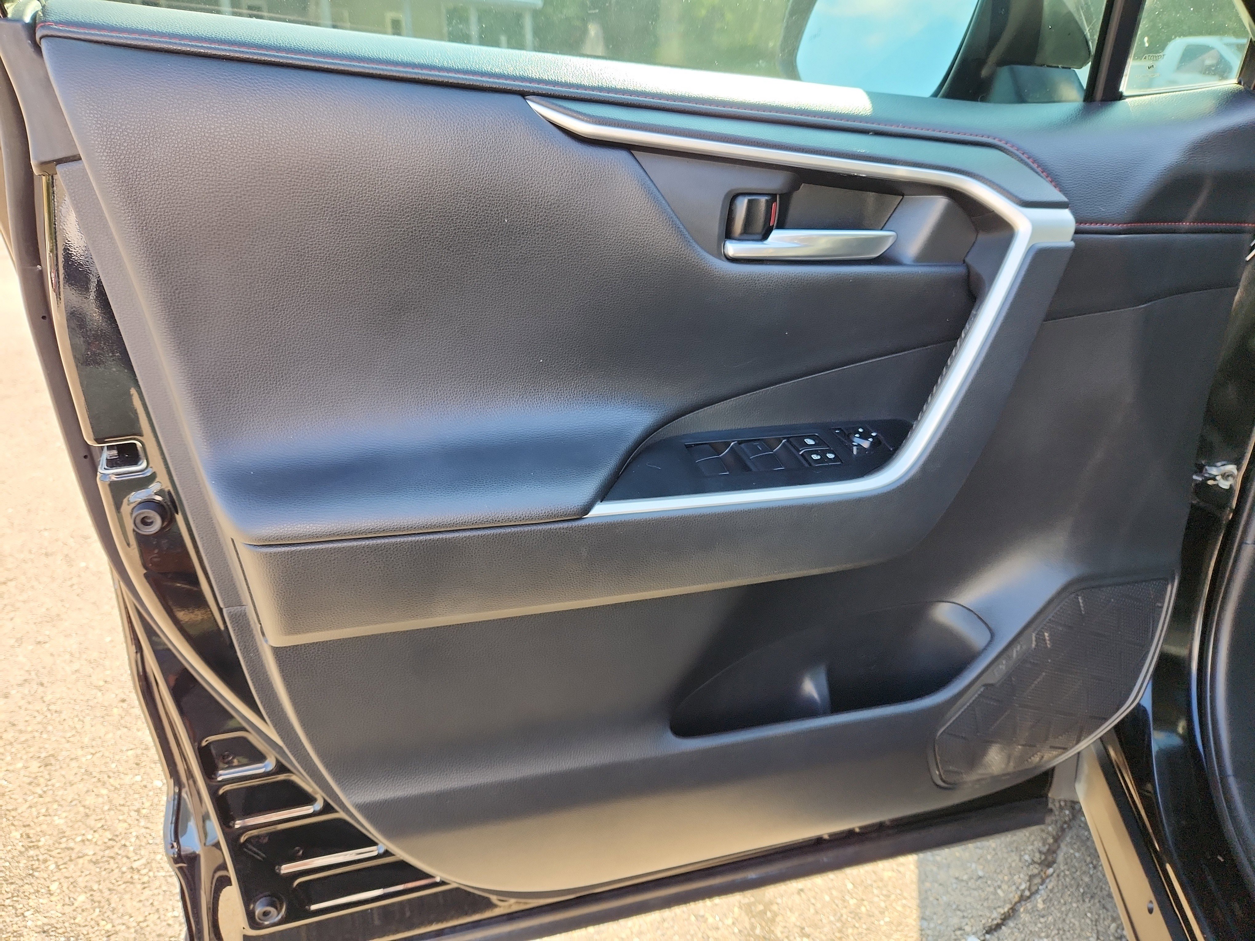 Used 2021 Toyota RAV4 TRD Off-Road image 21