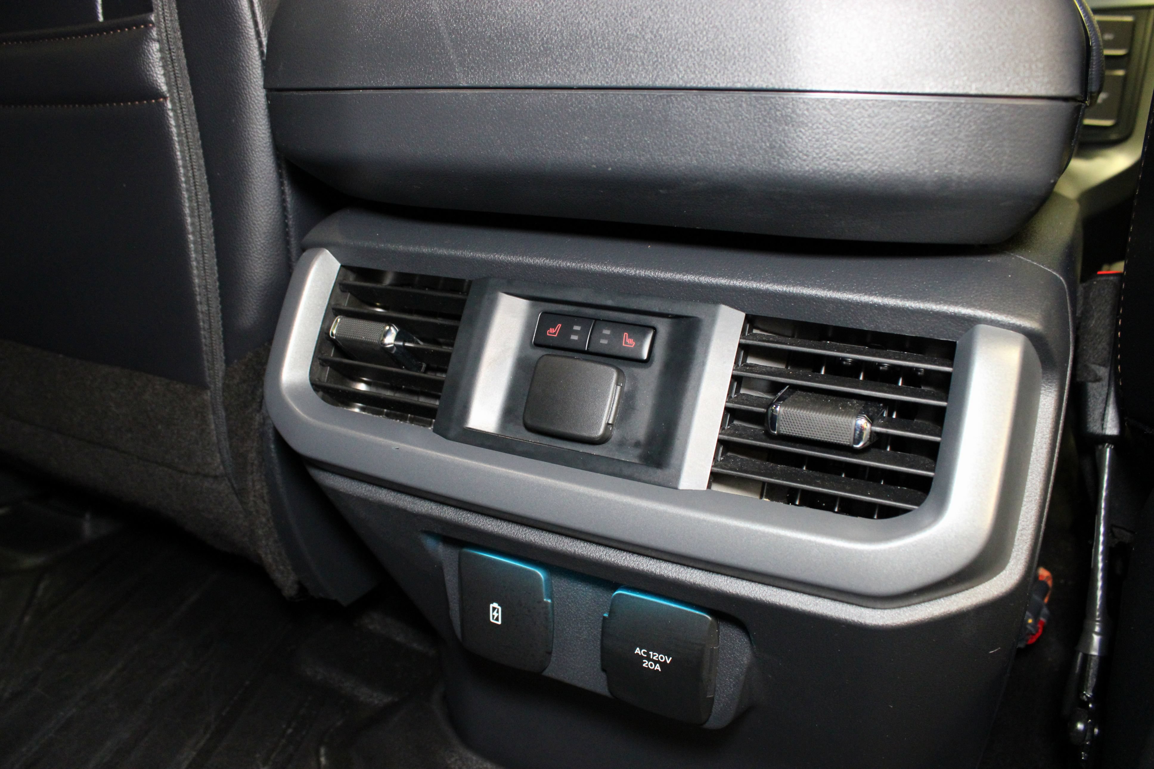 Used 2025 Ford F150 Lariat w/ Equipment Group 502A High AWD/4WD image 18