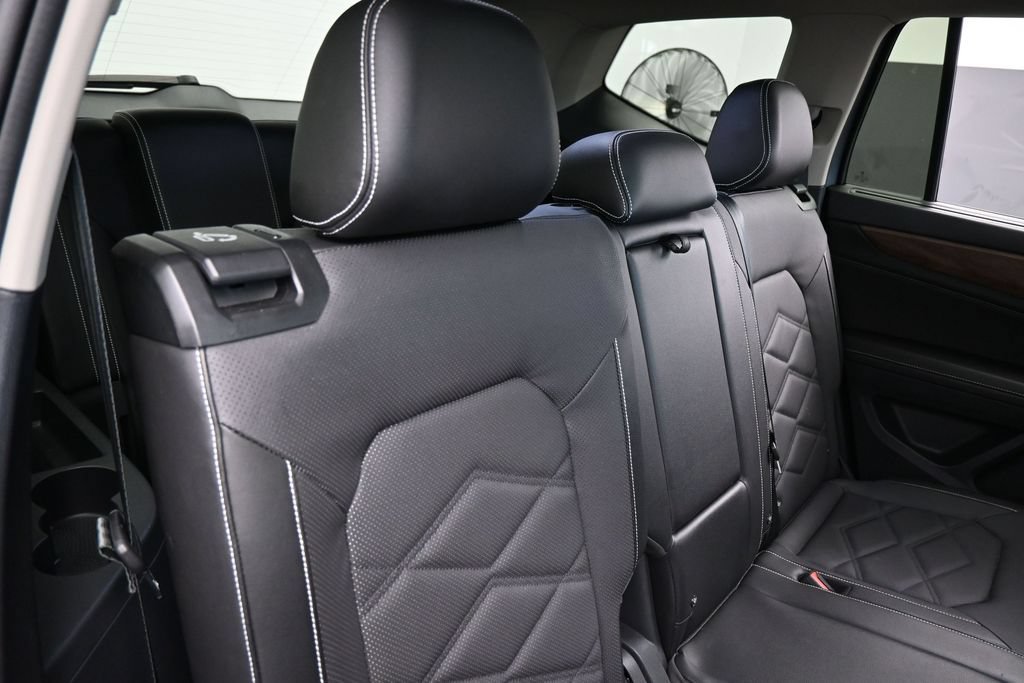 Used 2024 Volkswagen Atlas SE w/ Panoramic Sunroof Package FWD image 39