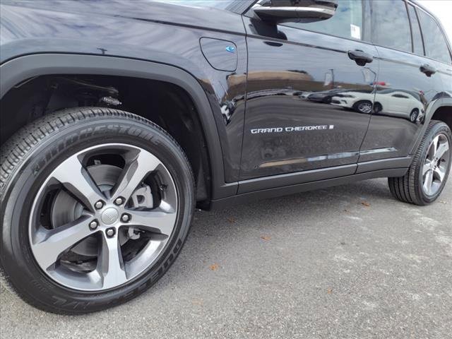 New 2024 Jeep Grand Cherokee Limited 4xe w/ Luxury Tech Group II image 10