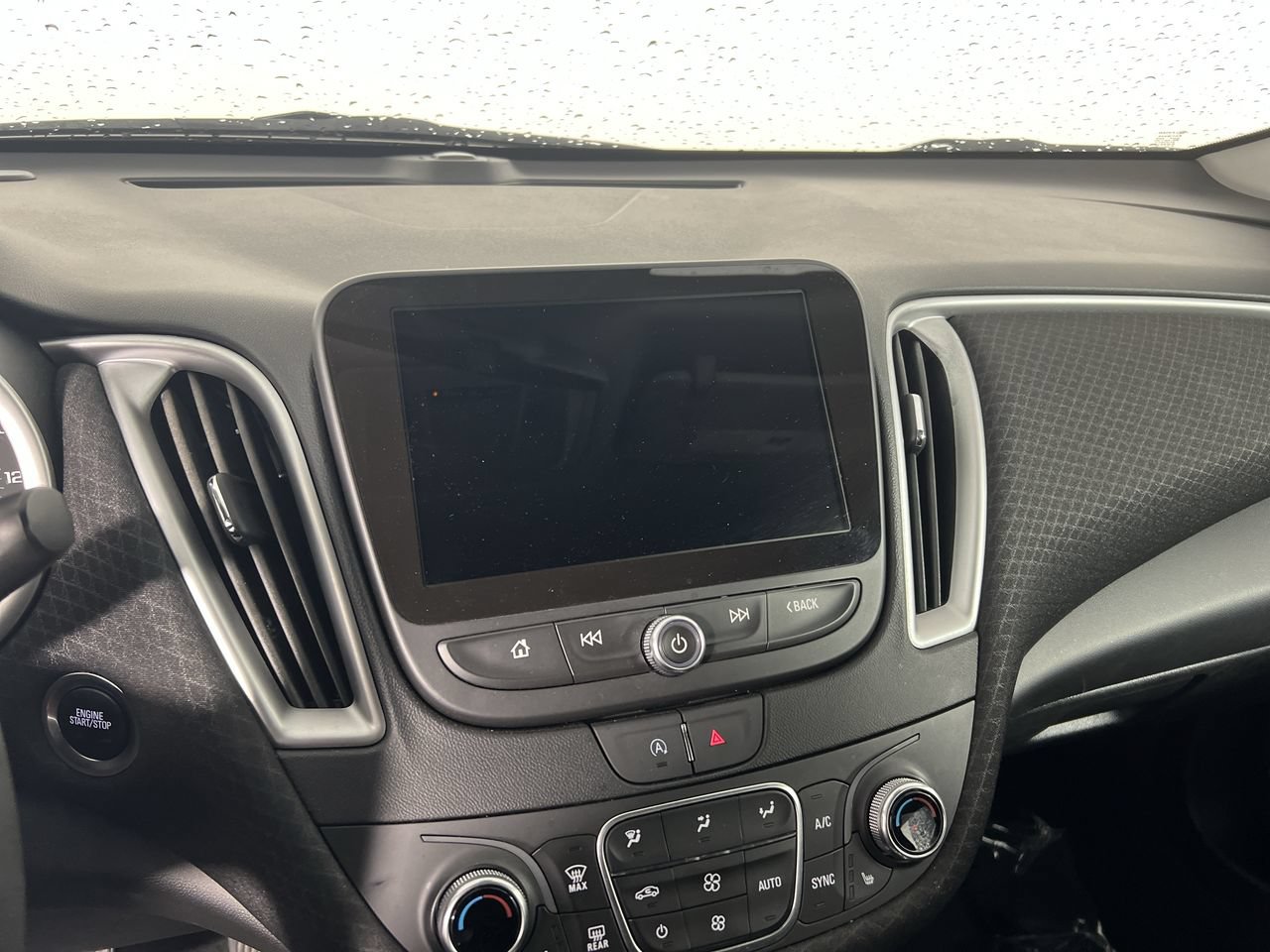 Used 2024 Chevrolet Malibu LT FWD image 18