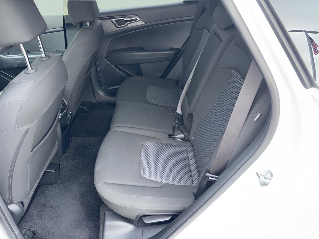 Used 2025 Kia Sportage LX FWD image 11