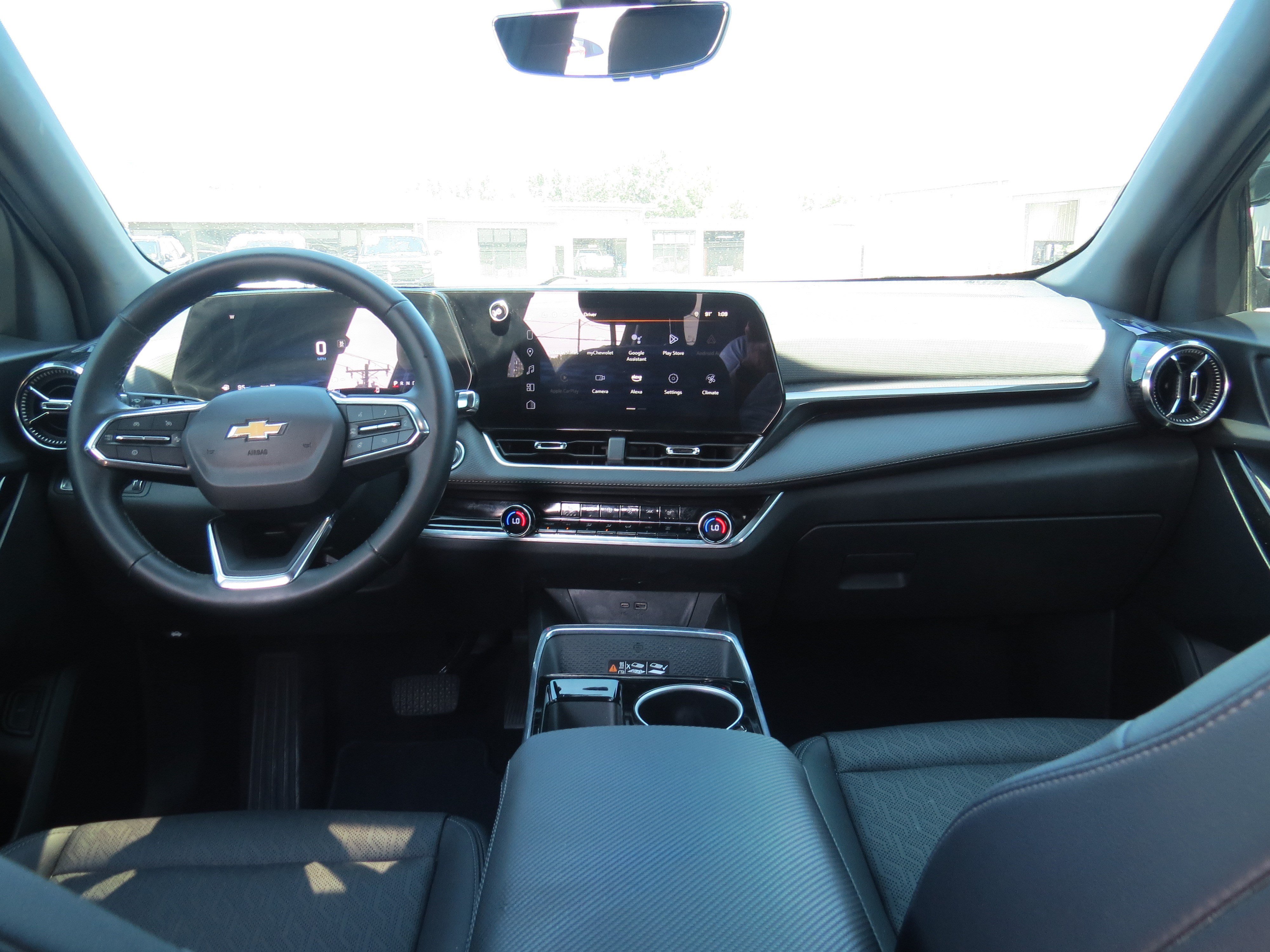 Used 2025 Chevrolet Equinox LT w/ Convenience Package II AWD/4WD image 16