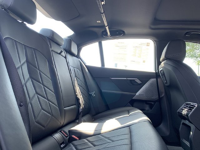 Used 2024 BMW i5 eDrive40i RWD image 34