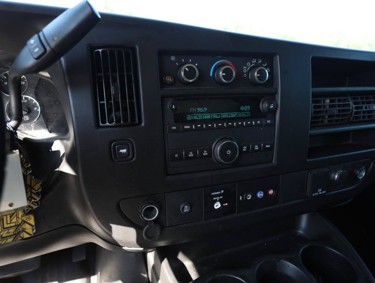 Used 2020 Chevrolet Express 2500 w/ Driver Convenience Package RWD image 21