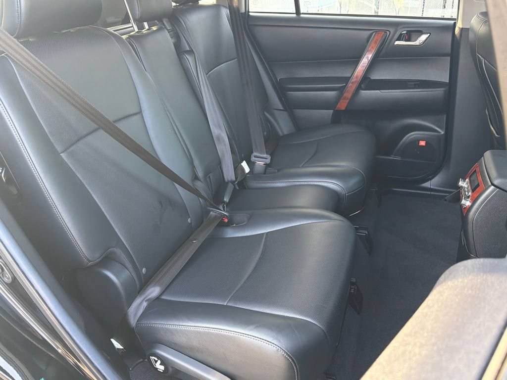 Used 2013 Toyota Highlander Limited FWD image 19
