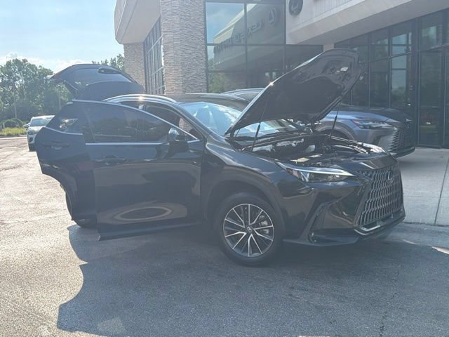 Used 2025 Lexus NX 250 FWD w/ Accessory Package (Z2) image 9