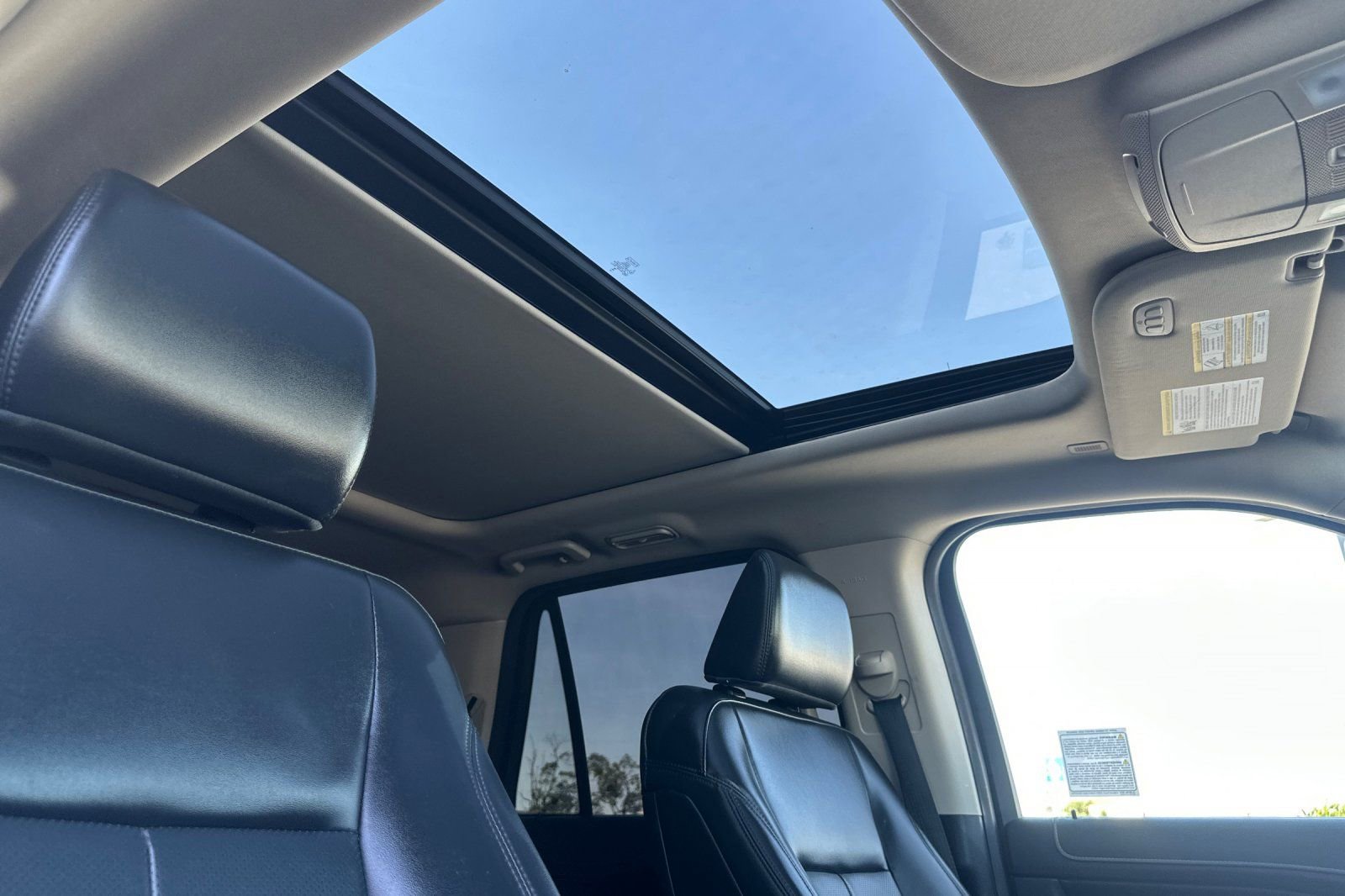 Used 2023 Ford Expedition XLT image 18