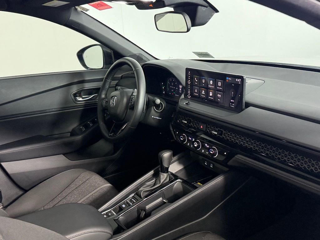 Used 2025 Honda Accord Sport image 29