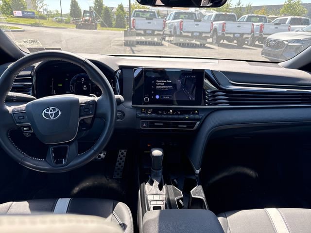 Used 2025 Toyota Camry SE w/ Convenience Package FWD image 12