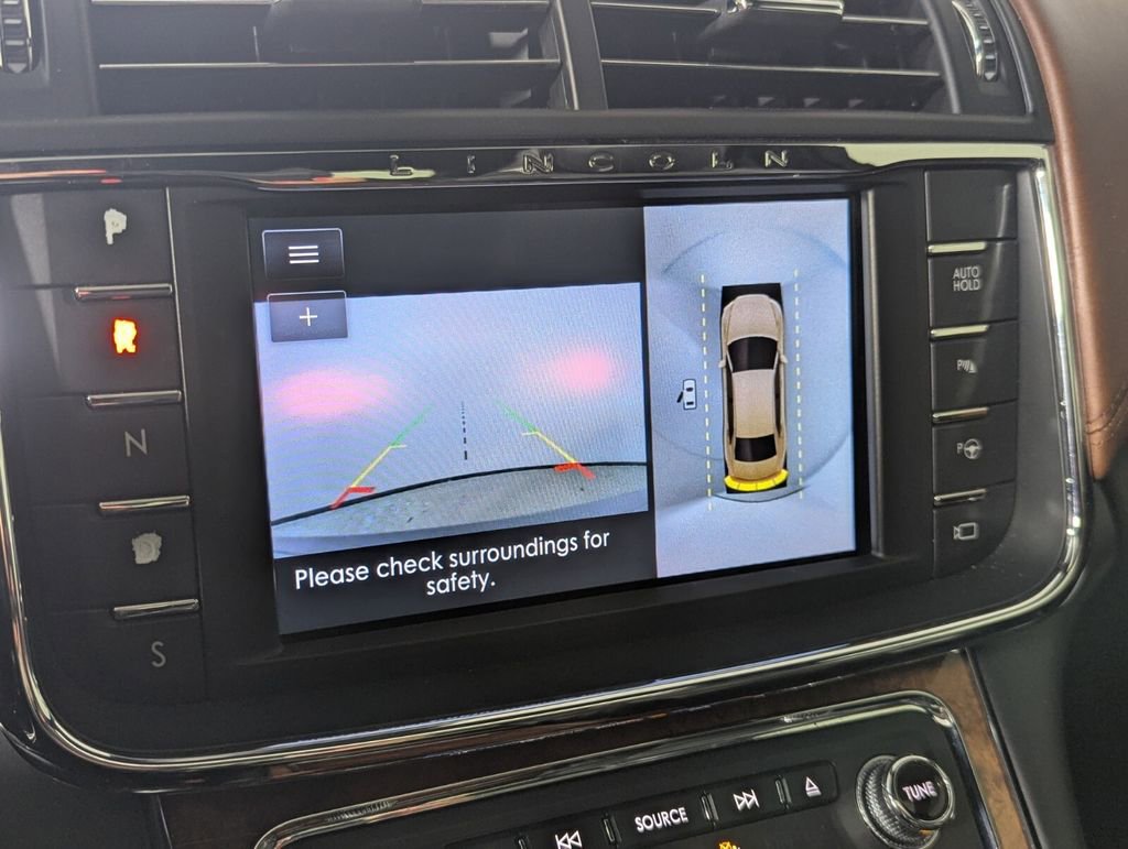 Used 2020 Lincoln Continental Black Label w/ Rear Seat Amenities Package image 23