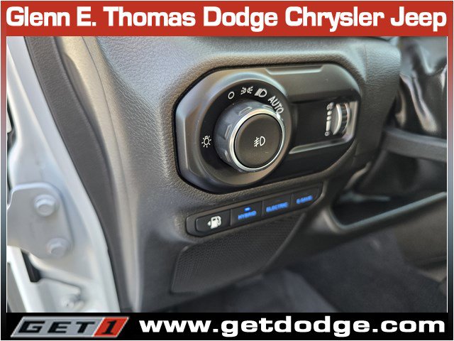 Used 2023 Jeep Wrangler Sahara w/ Cold Weather Group image 21