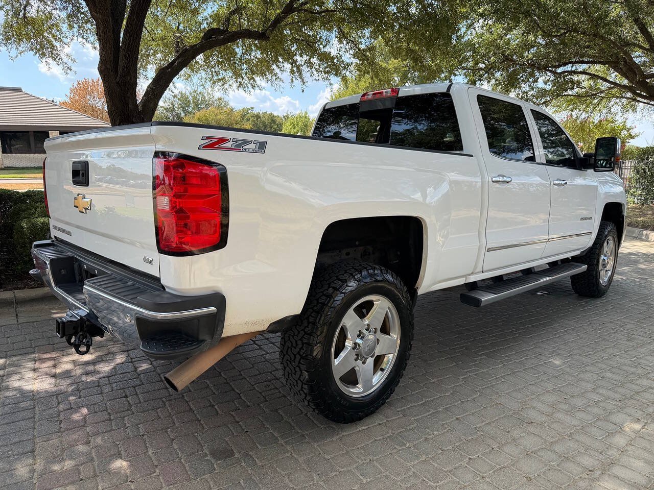 Used 2015 Chevrolet Silverado 2500 LTZ w/ LTZ Plus Package AWD/4WD image 4