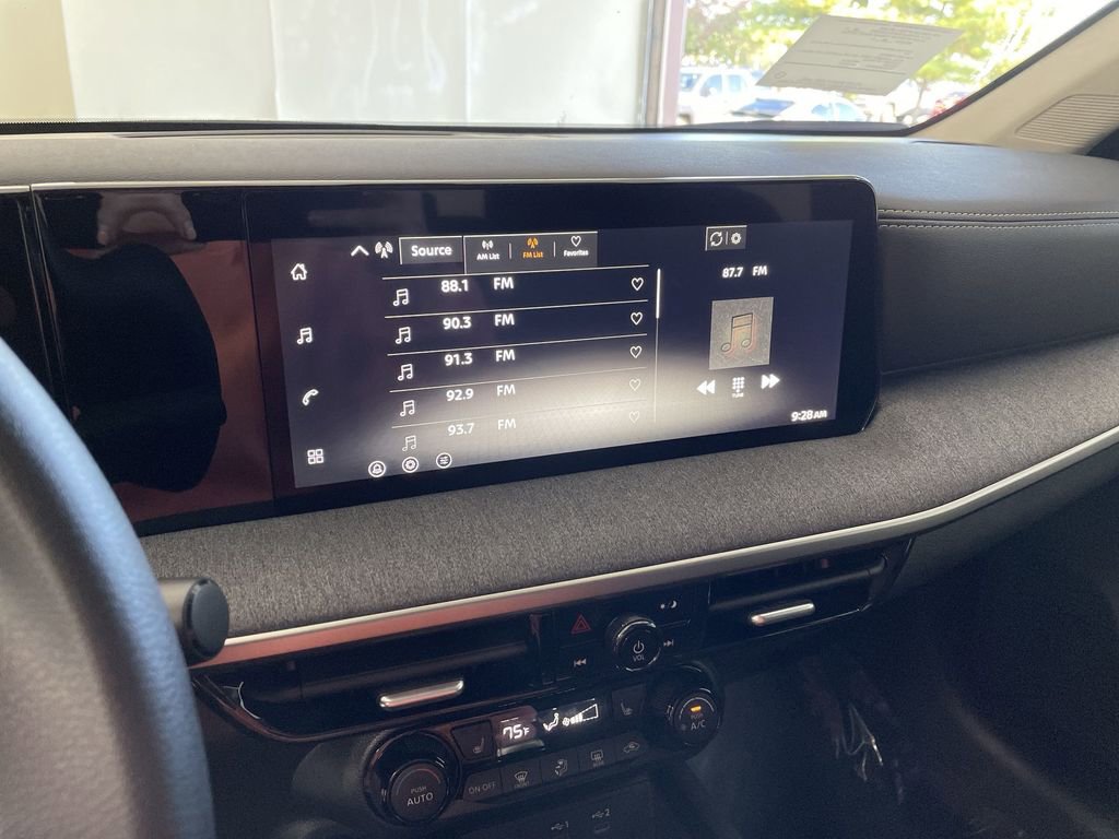 New 2026 Nissan Kicks SV w/ SV Premium Package AWD/4WD image 23
