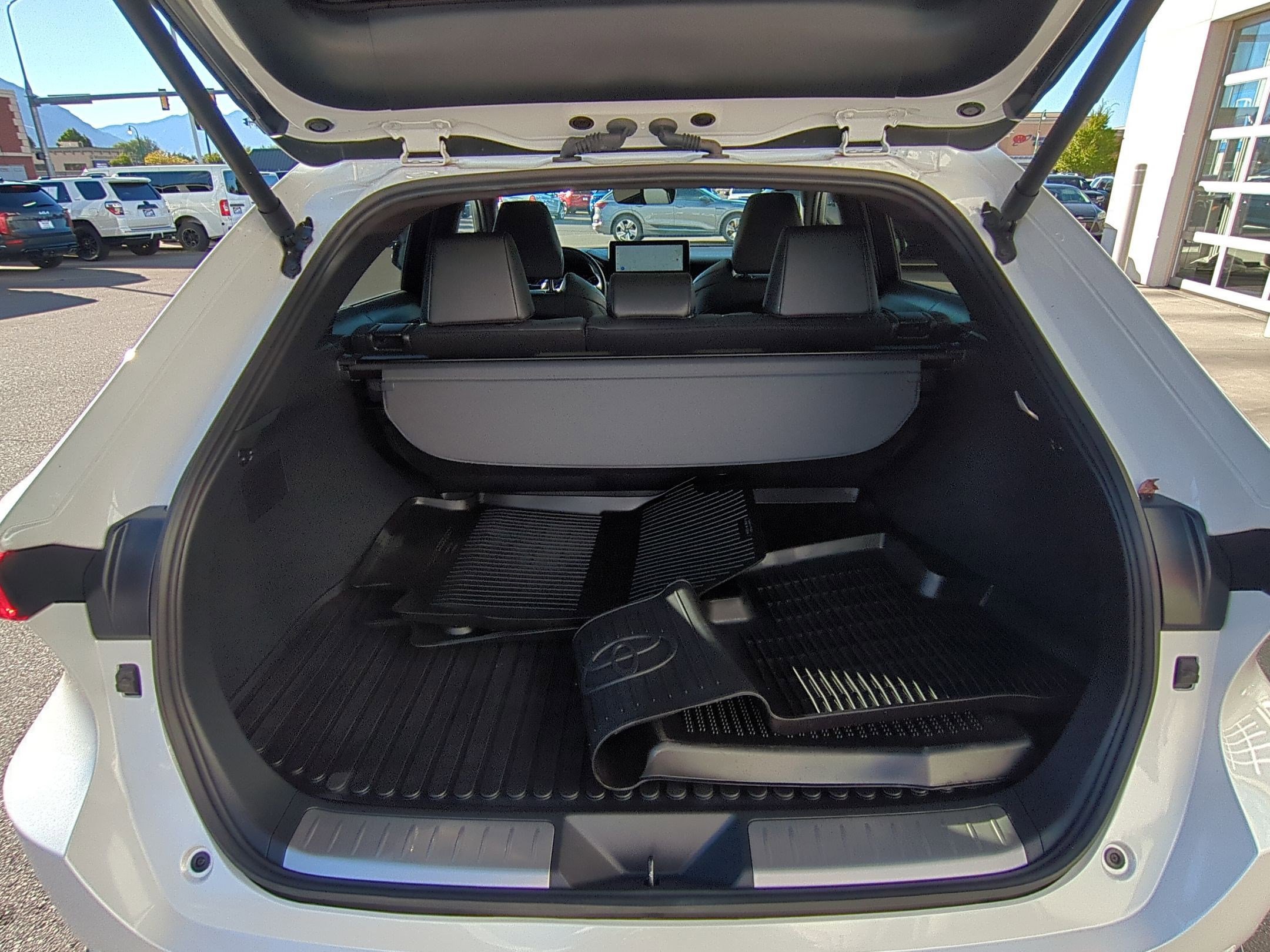 Used 2024 Toyota Venza Nightshade image 30