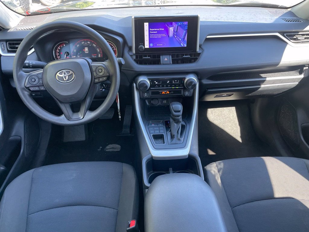 Used 2025 Toyota RAV4 LE AWD/4WD image 11