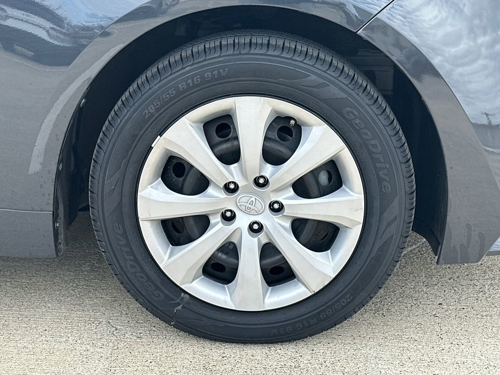 Used 2025 Toyota Corolla LE image 7