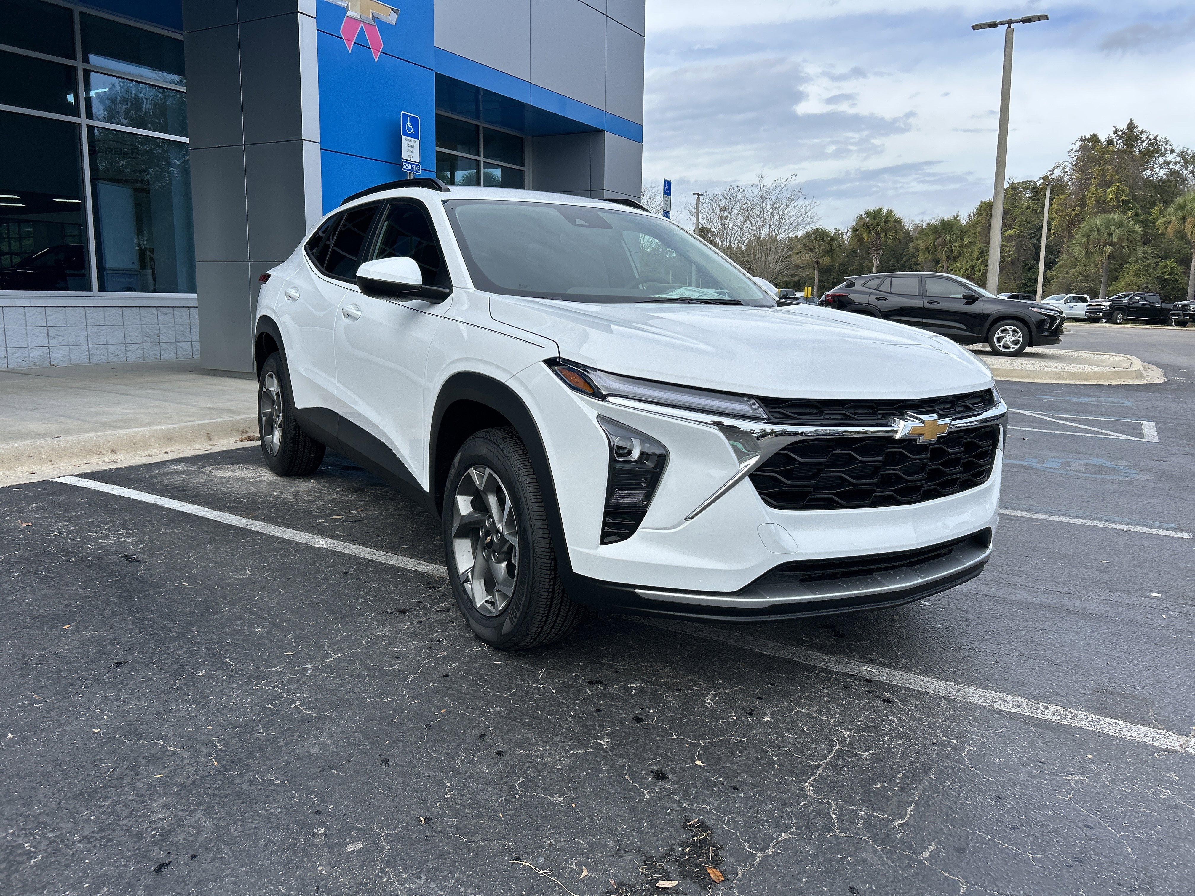 New 2025 Chevrolet Trax LT w/ Driver Confidence Package image 2