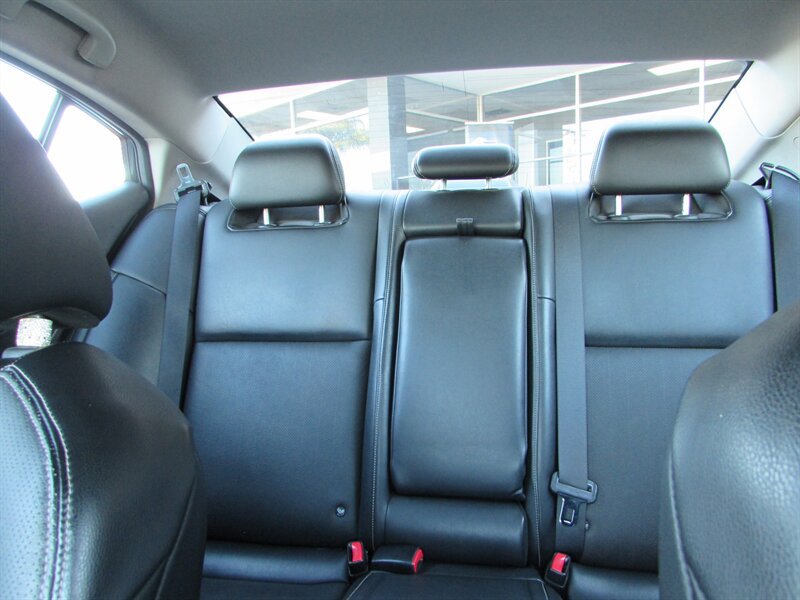 Used 2017 Nissan Maxima 3.5 SV FWD image 19