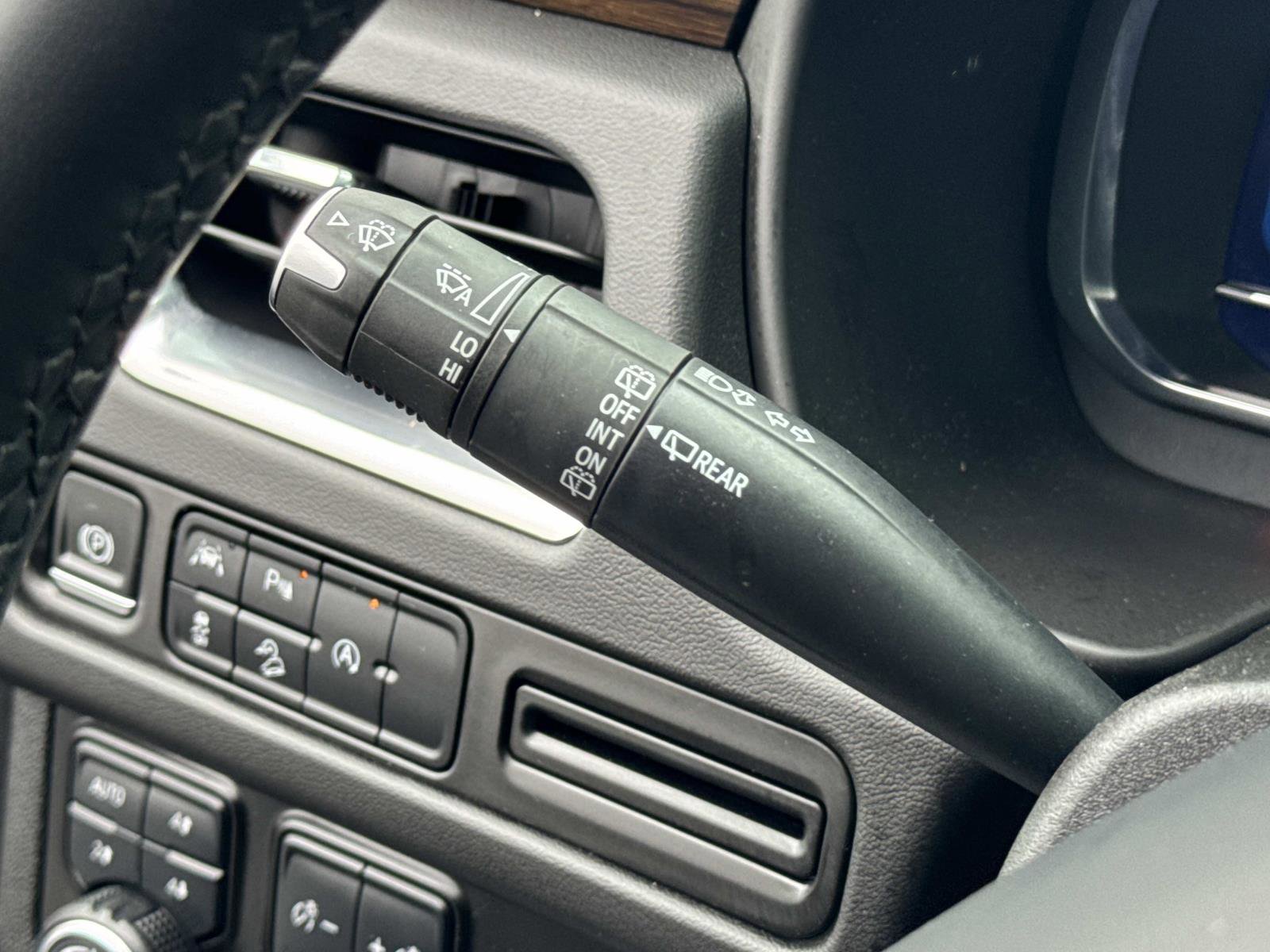 Used 2024 Chevrolet Suburban Premier image 11