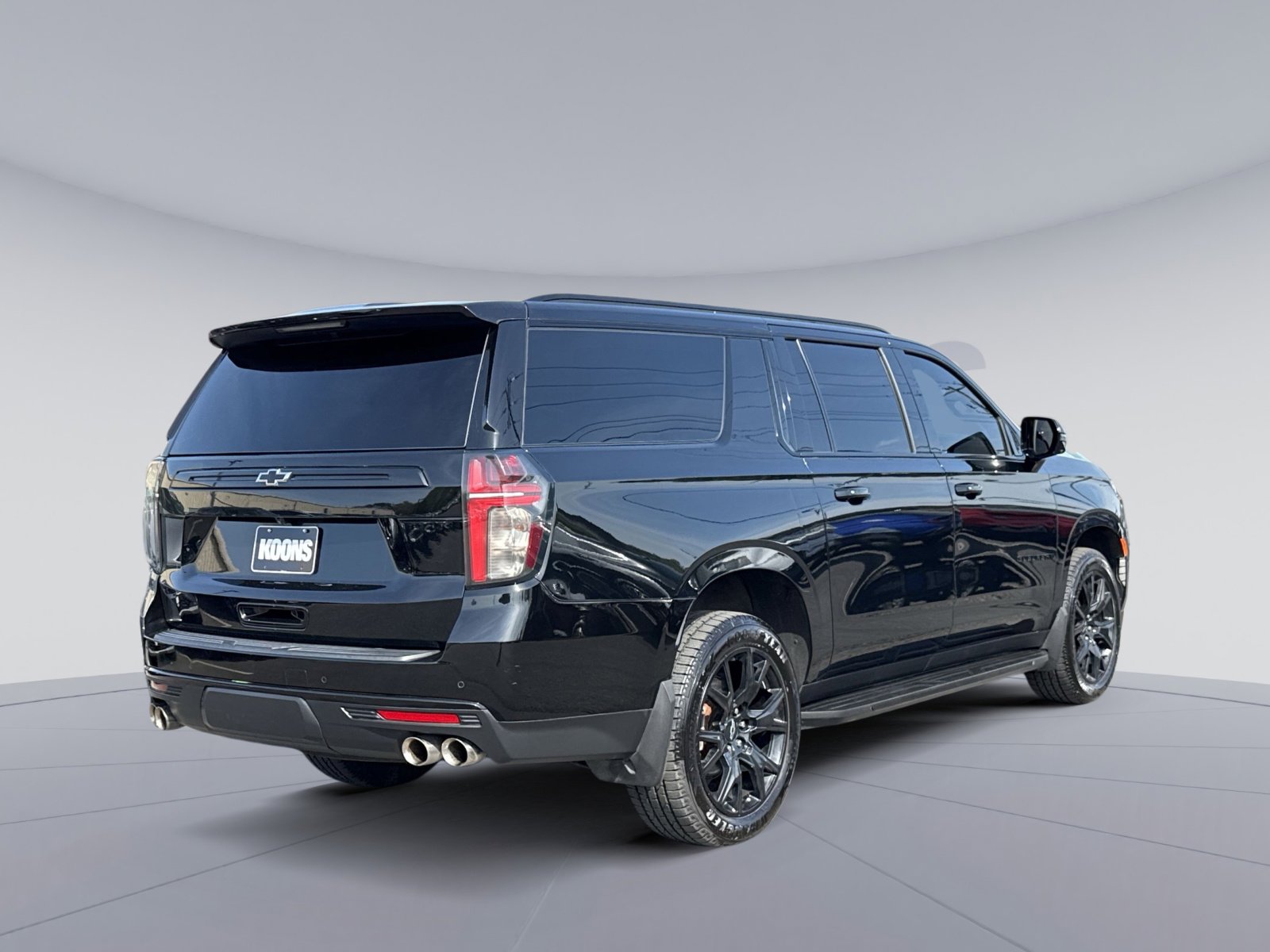 Used 2023 Chevrolet Suburban RST w/ Sport Performance Package AWD/4WD image 7