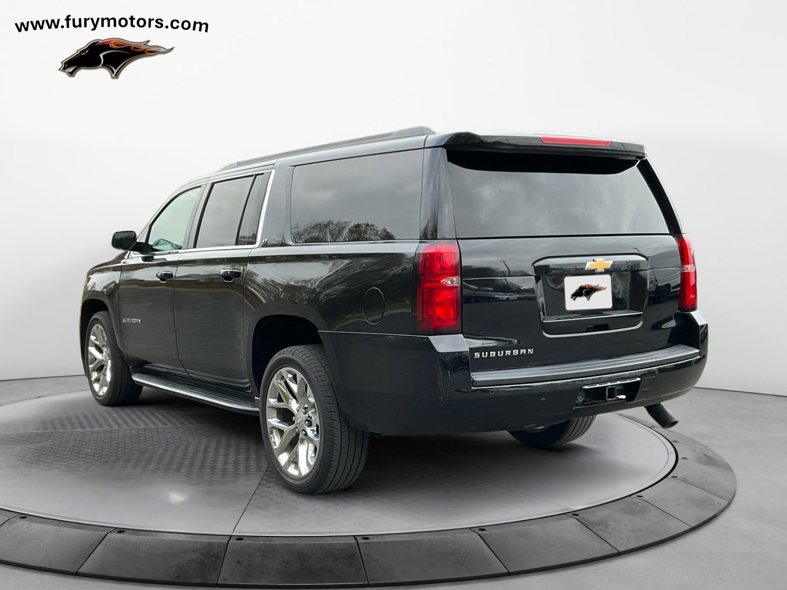 Used 2018 Chevrolet Suburban LT image 5