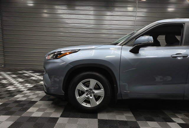 Used 2023 Toyota Highlander LE AWD/4WD image 42