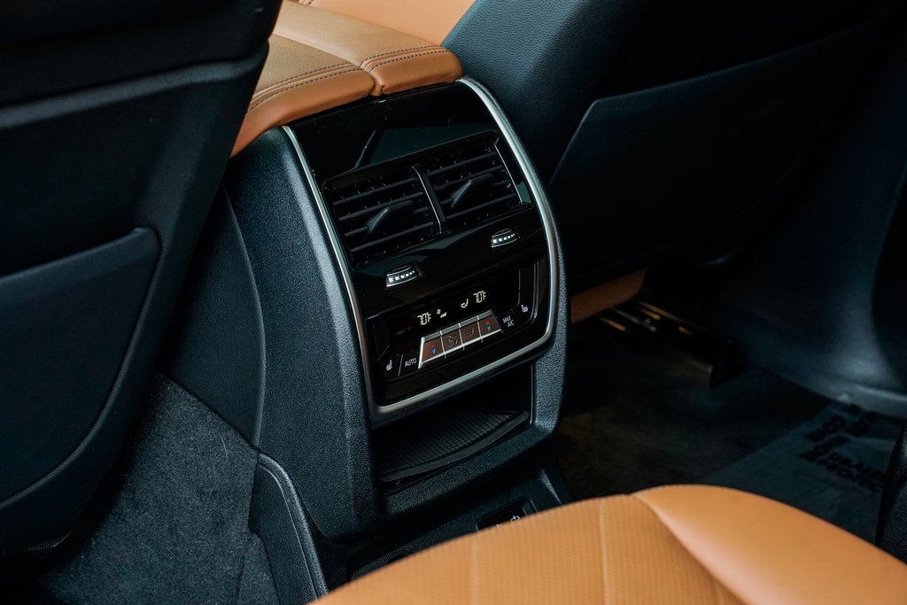 Used 2023 BMW X7 xDrive40i w/ Executive Package image 20