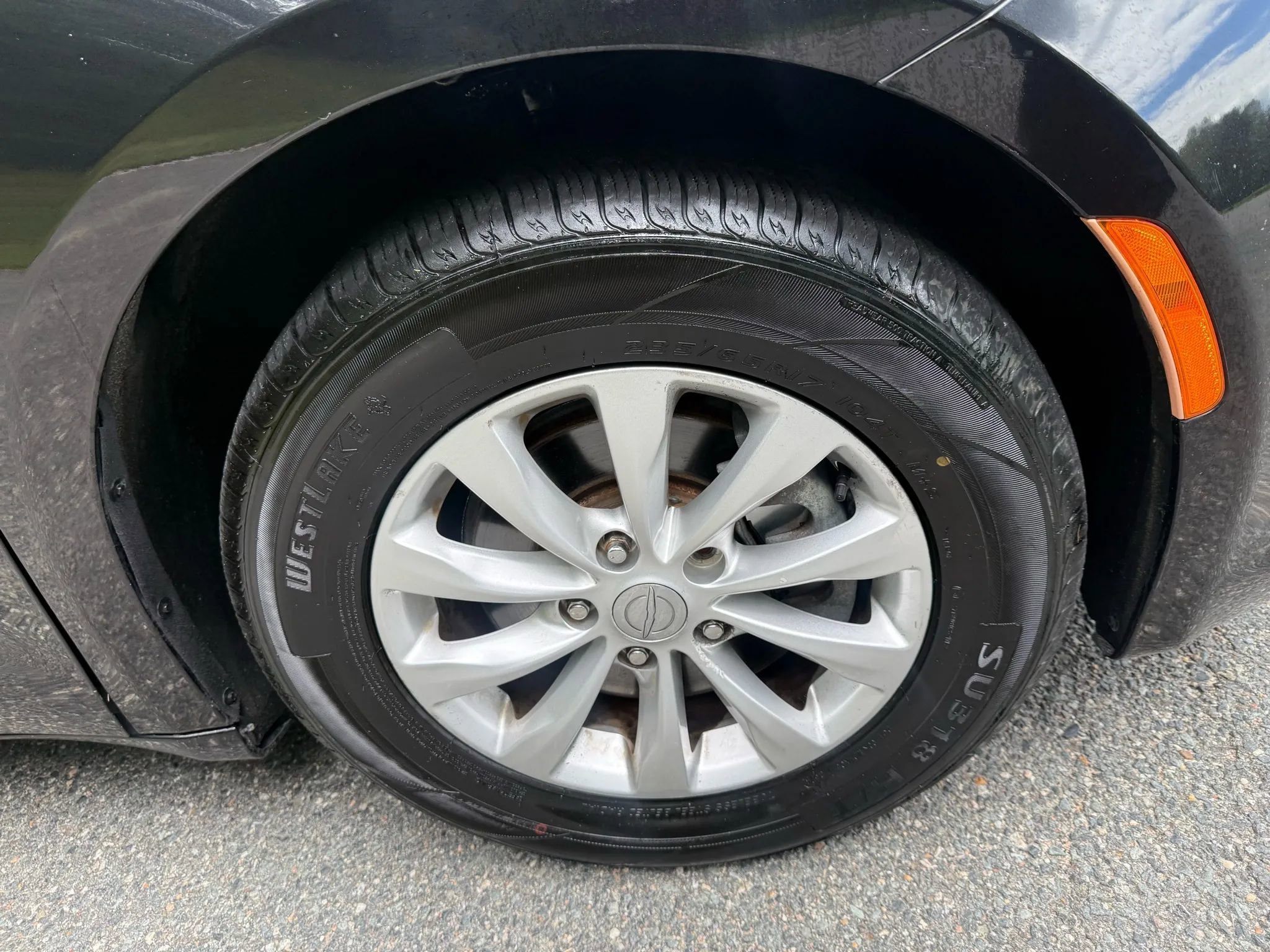 Used 2019 Chrysler Pacifica Touring-L FWD image 6