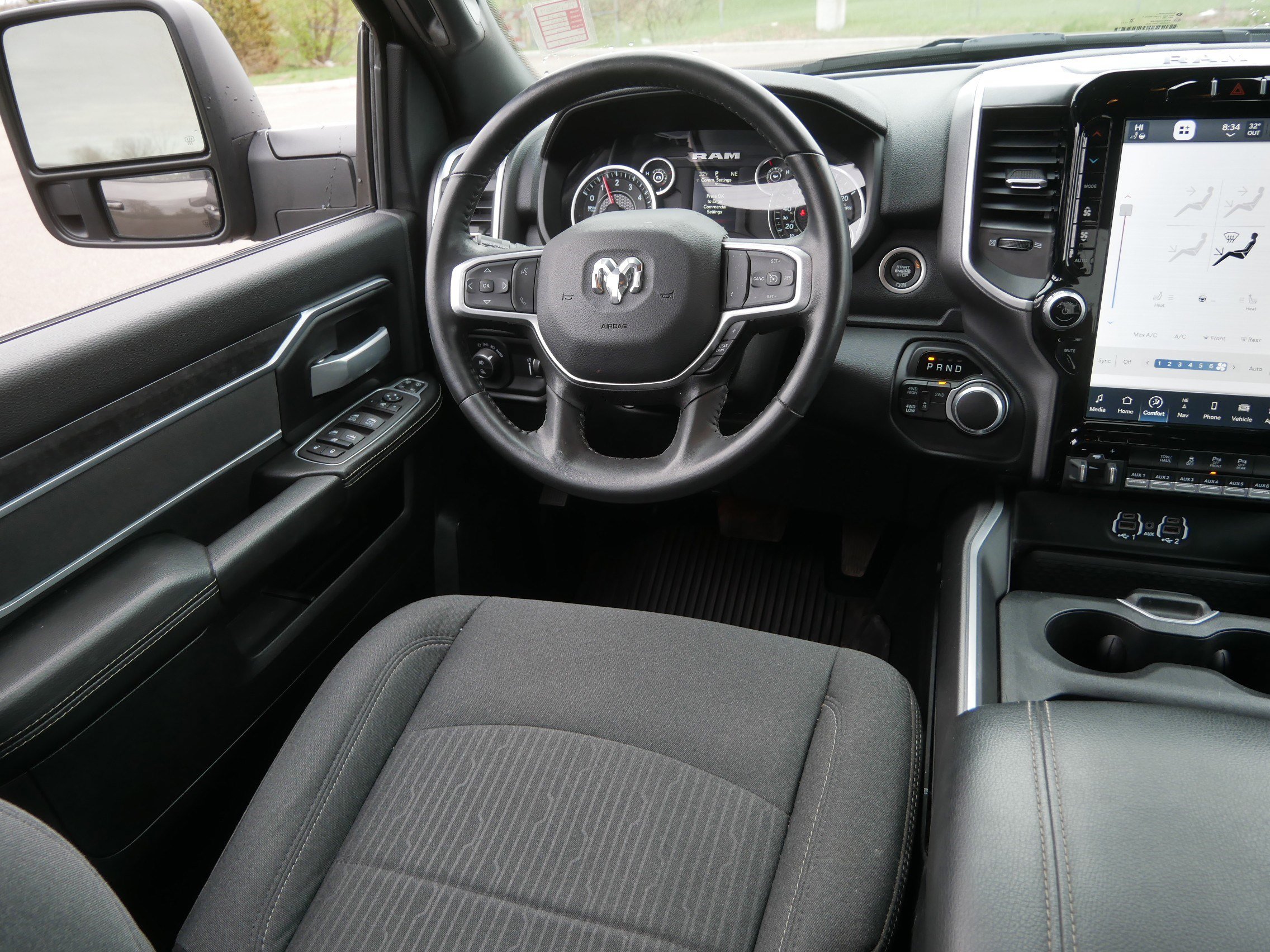 Used 2024 RAM 3500 Big Horn w/ Night Edition AWD/4WD image 9