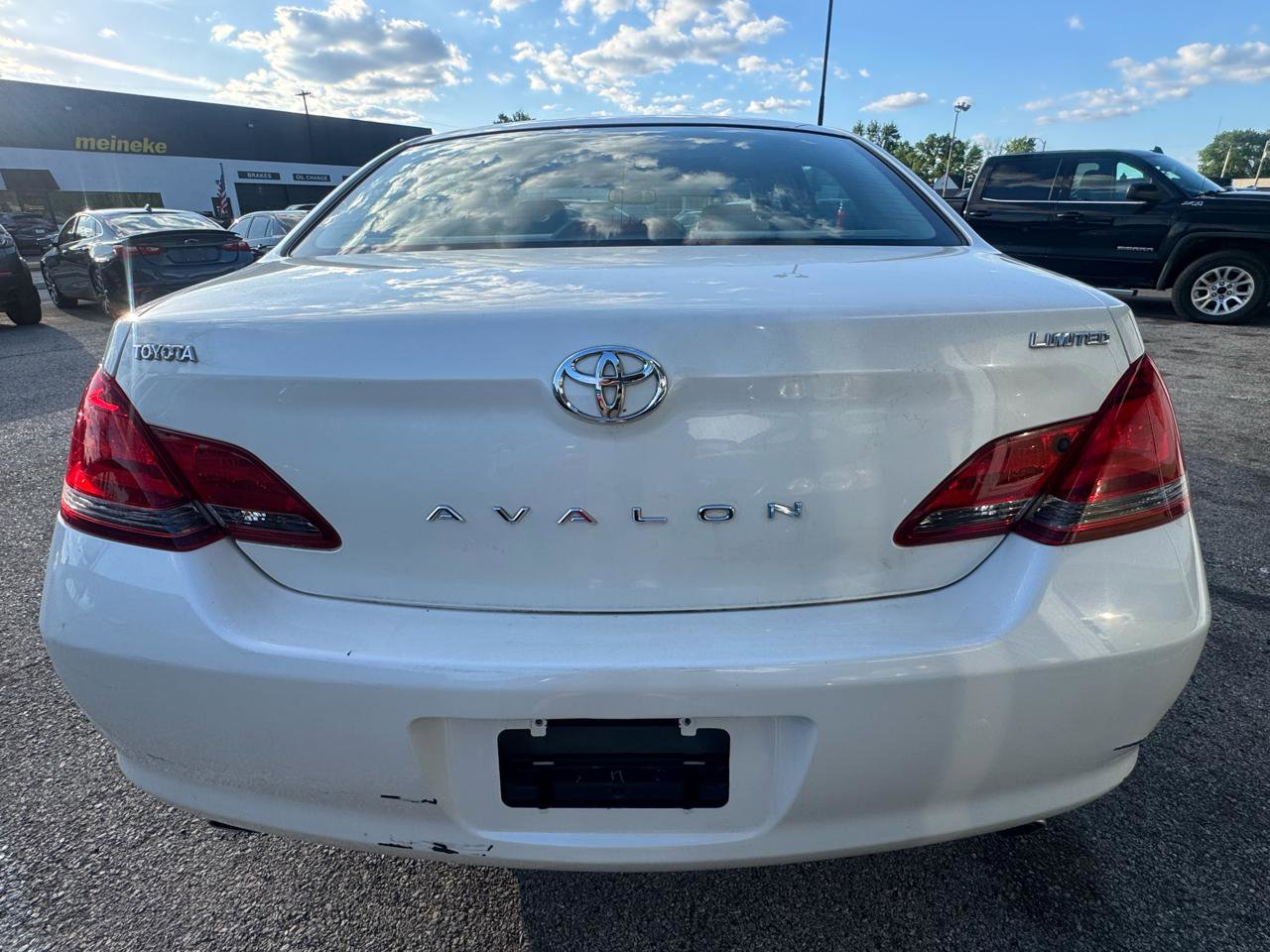 Used 2008 Toyota Avalon XLS FWD image 5