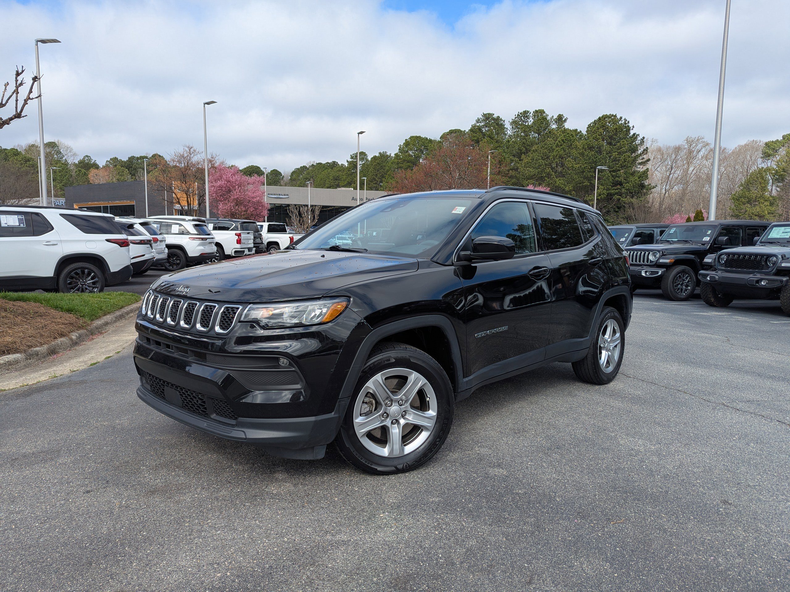Used 2023 Jeep Compass Latitude w/ Convenience Group video 1