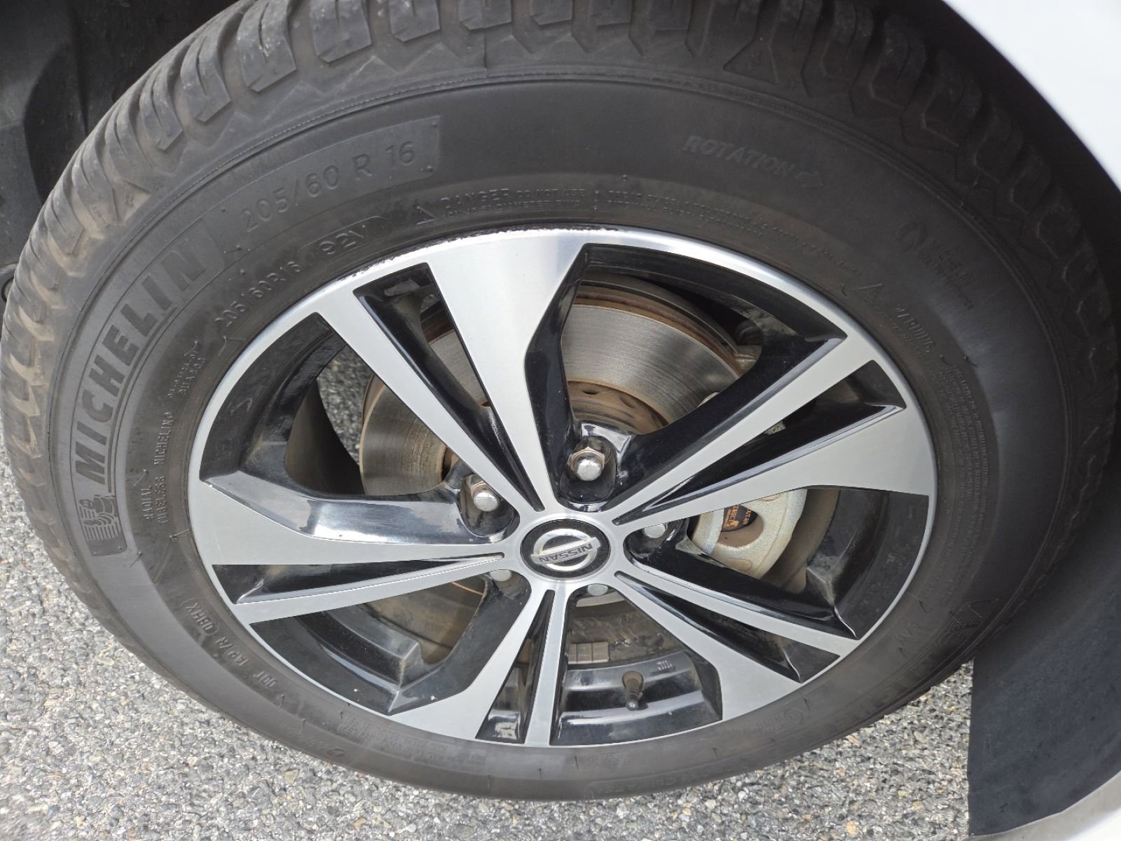 Used 2022 Nissan Sentra SV w/ Trunk Package image 9